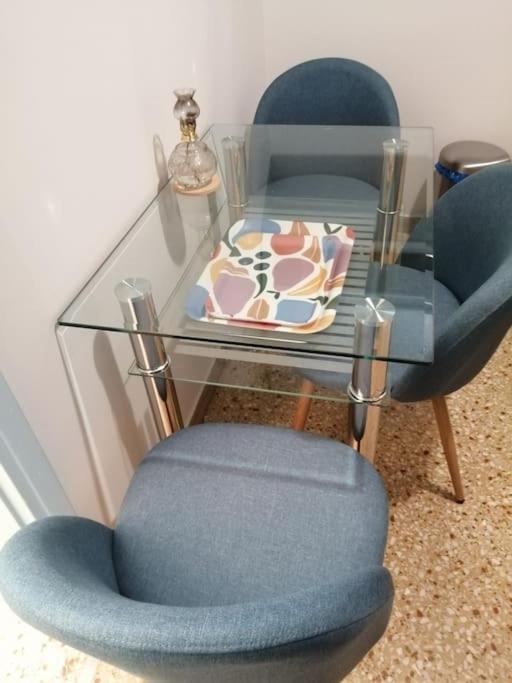 Apartamento Ανακαινισμένο 8 Λεπτά Από Το Μετρό. Atenas Exterior foto