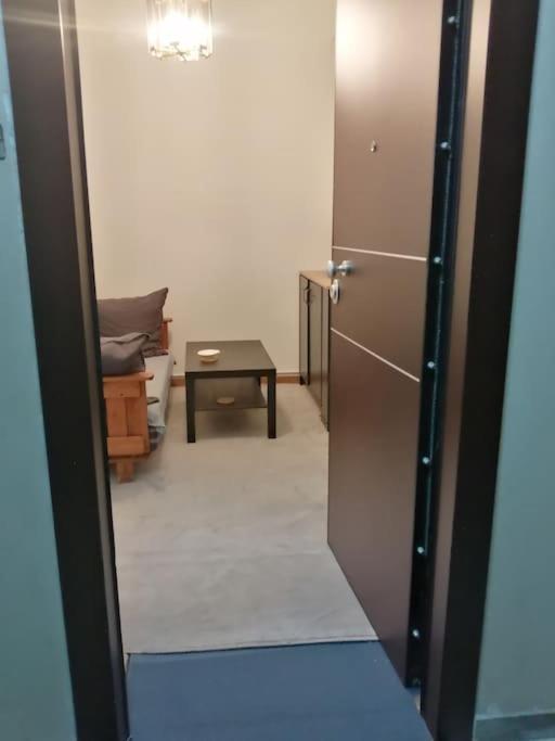 Apartamento Ανακαινισμένο 8 Λεπτά Από Το Μετρό. Atenas Exterior foto