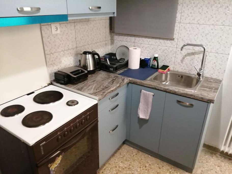 Apartamento Ανακαινισμένο 8 Λεπτά Από Το Μετρό. Atenas Exterior foto